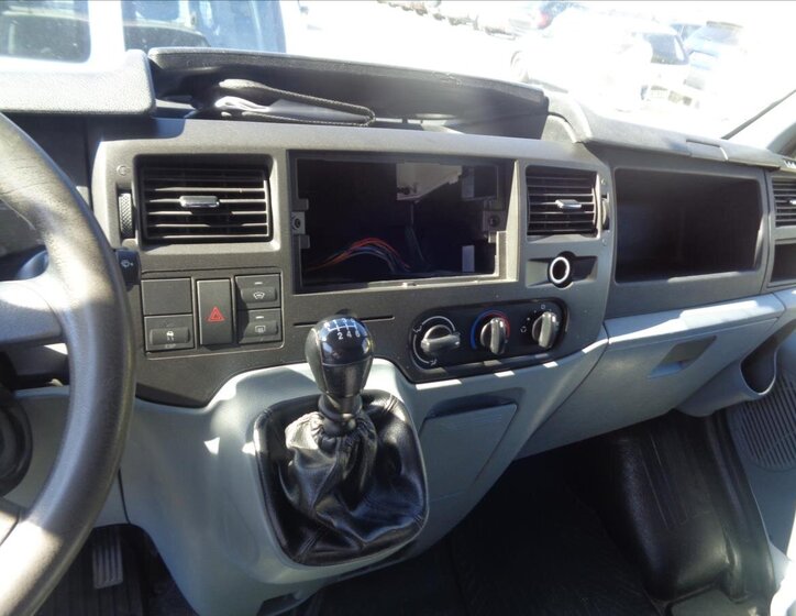 Ford Transit Skříň 2,2 l 74 kw