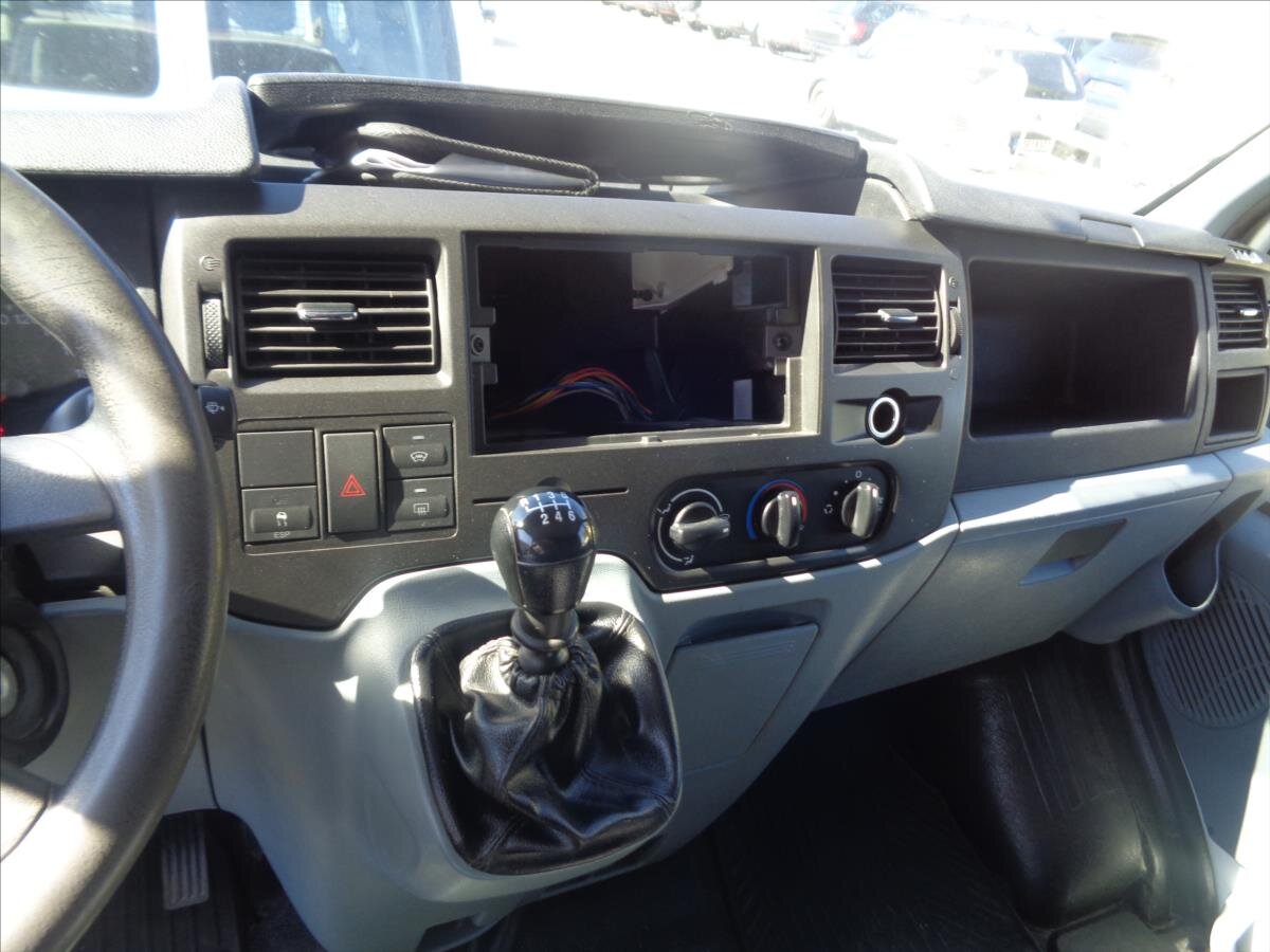 Ford Transit Skříň 2,2 l 74 kw