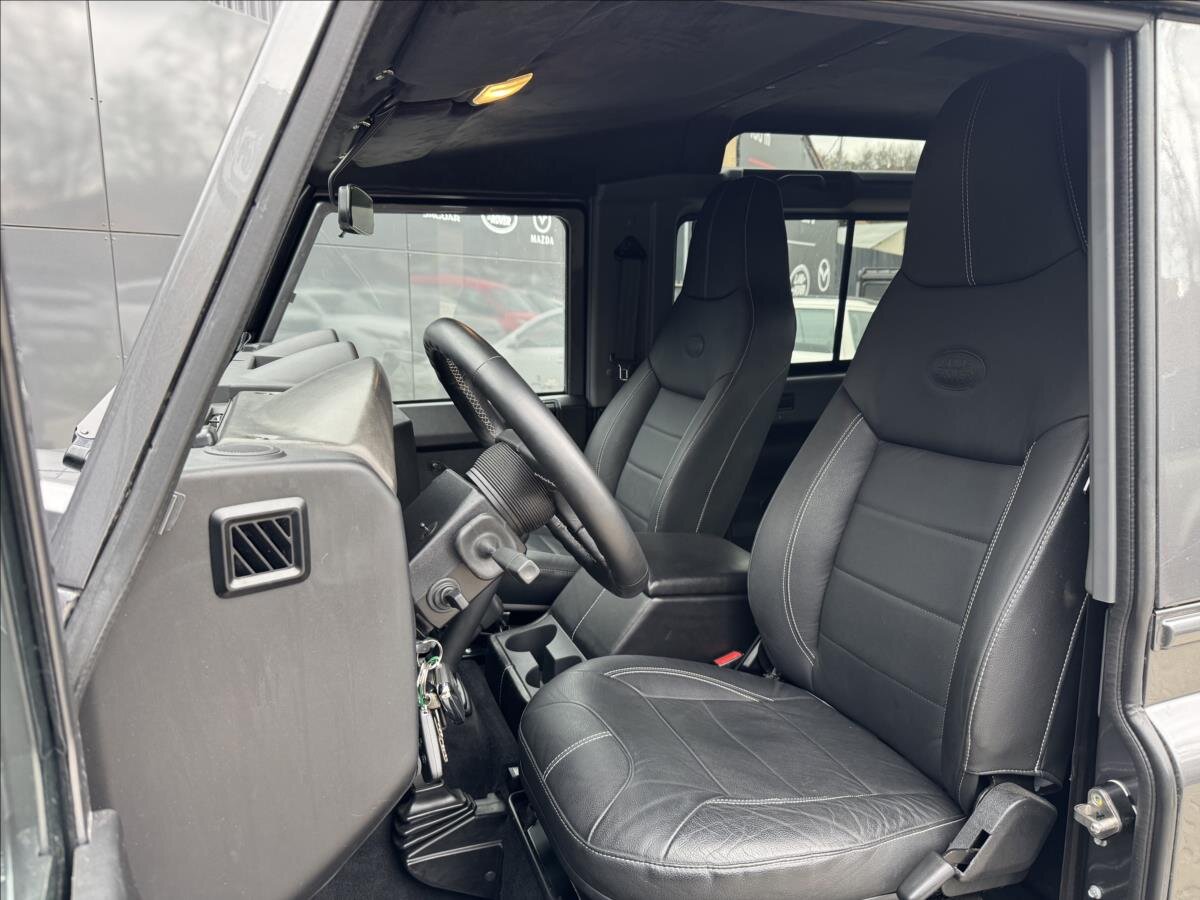 Land Rover Defender Skříň 2,2 l 90 kw