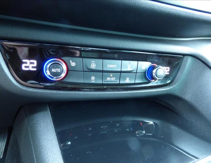 Opel Insignia Hatchback 2,0 l 125 kw