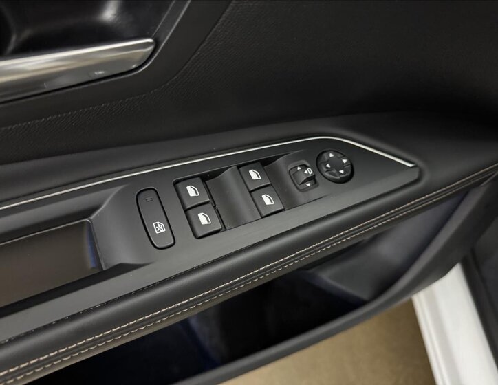 Peugeot 5008 SUV / Terénní 2,0 l 133 kw