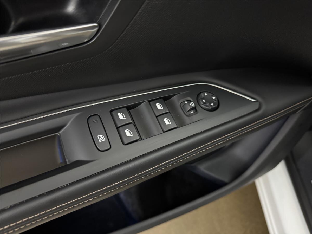 Peugeot 5008 SUV / Terénní 2,0 l 133 kw