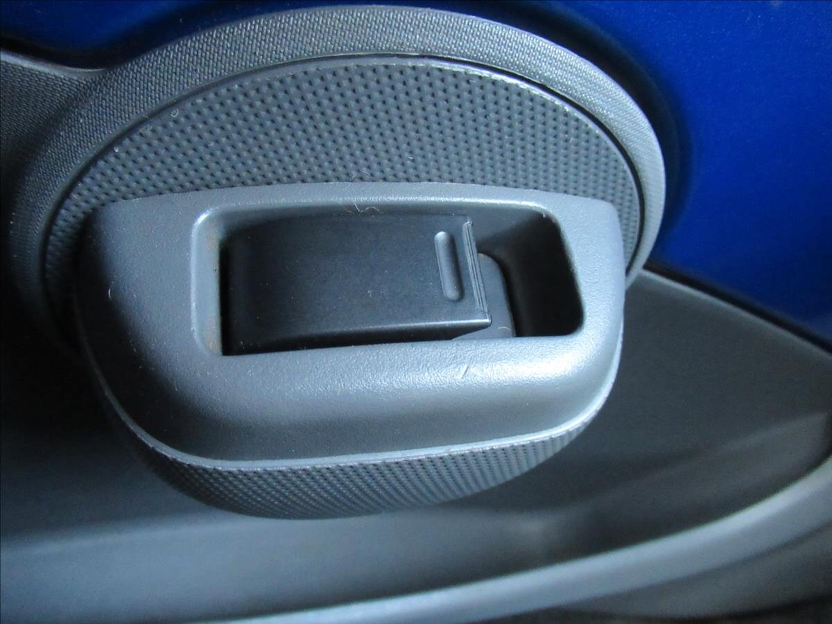 Peugeot 107 Hatchback 998,0 50 kw