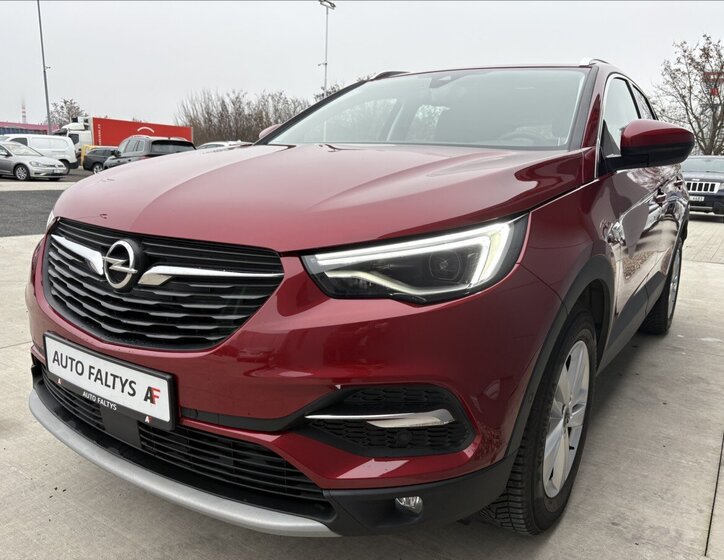 Opel Grandland X Sedan / Limuzína 1,2 l 96 kw