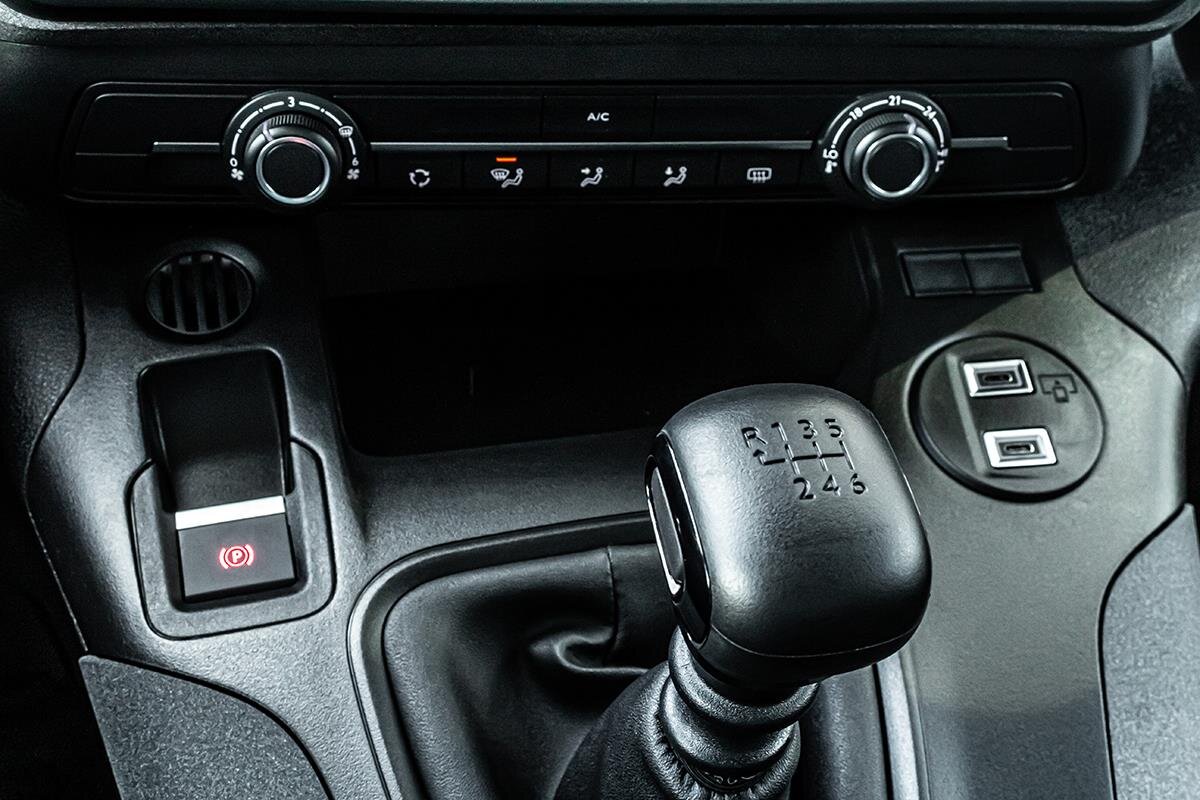 Peugeot Rifter MPV 1,5 l 96 kw