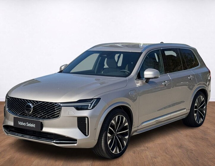 Volvo XC90 SUV / Terénní 2,0 l 335 kw