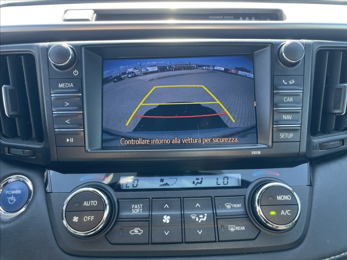 Toyota RAV4 SUV / Terénní 2,5 l 145 kw