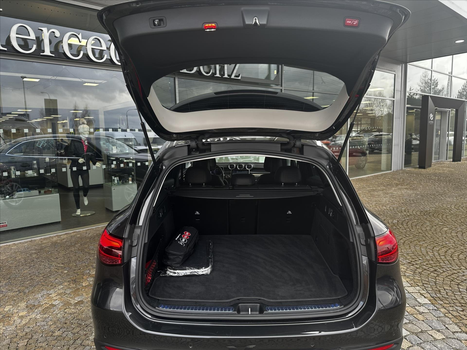 Mercedes-Benz GLC SUV / Terénní 2,0 l 145 kw