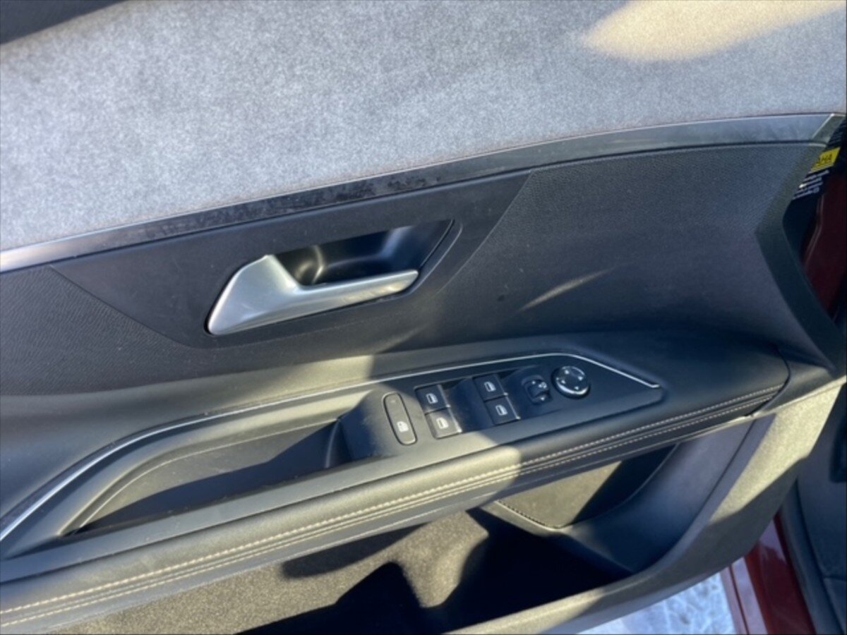 Peugeot 5008 SUV 2,0 l 130 kw