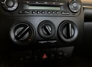 Volkswagen New Beetle 25