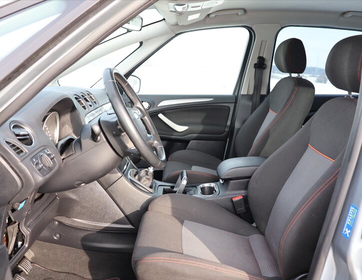 Ford S-MAX MPV 2,0 l 103 kw