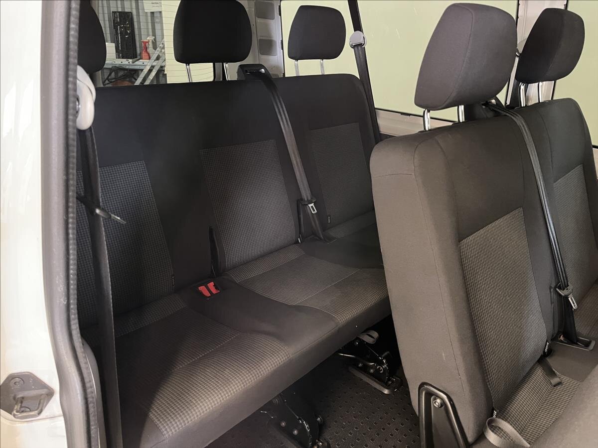 Volkswagen Transporter Kombi 2,0 l 81 kw