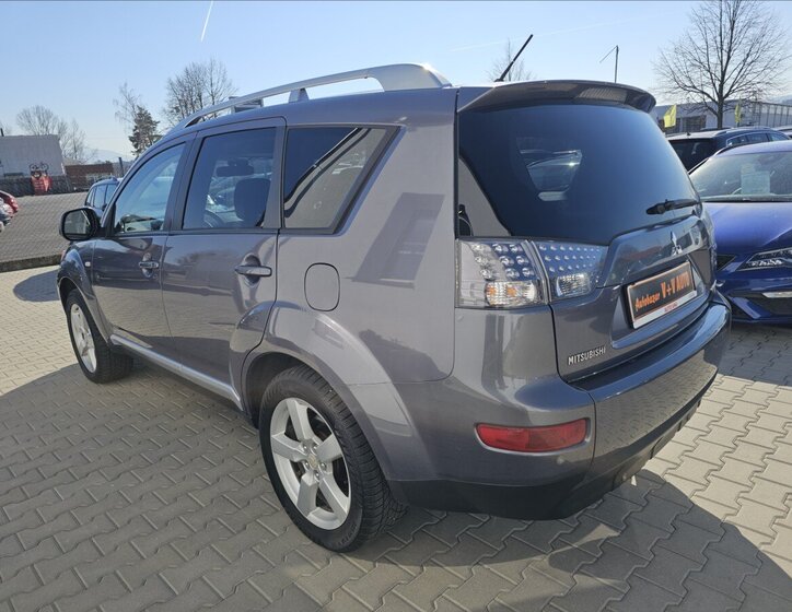 Mitsubishi Outlander SUV / Terénní 2,2 l 115 kw
