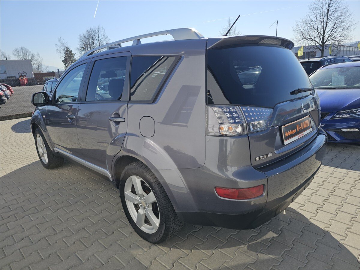 Mitsubishi Outlander SUV / Terénní 2,2 l 115 kw
