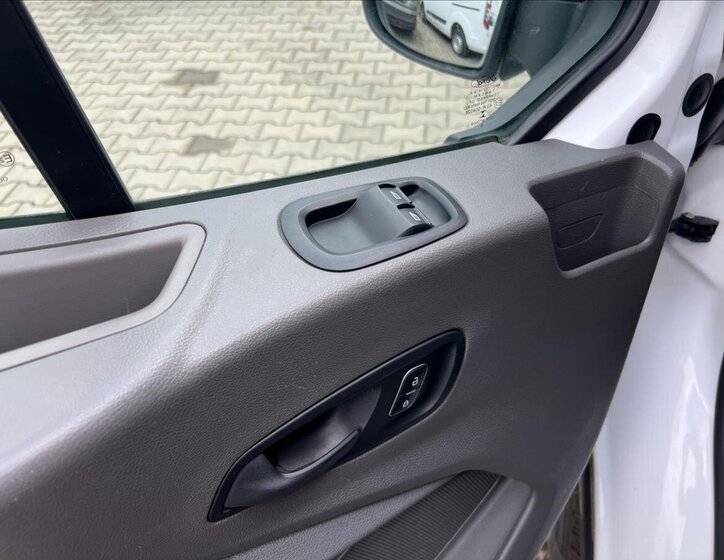 Ford Transit 19