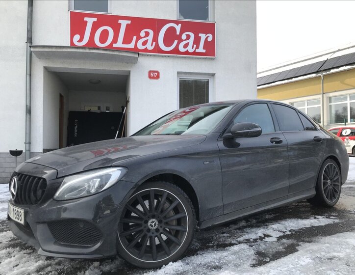 Mercedes-Benz Třídy C Sedan 3,0 l 245 kw