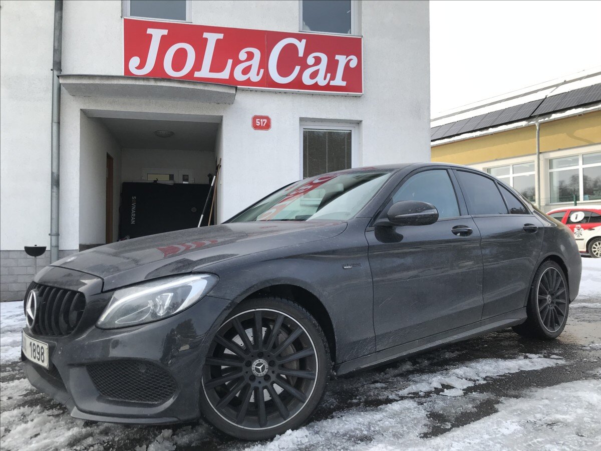 Mercedes-Benz Třídy C Sedan 3,0 l 245 kw