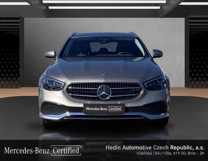 Mercedes-Benz Třídy E 8