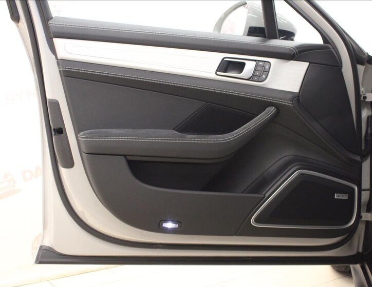 Porsche Panamera Hatchback 4,0 l 368 kw