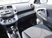 Toyota RAV4 SUV / Terénní 2,2 l 100 kw