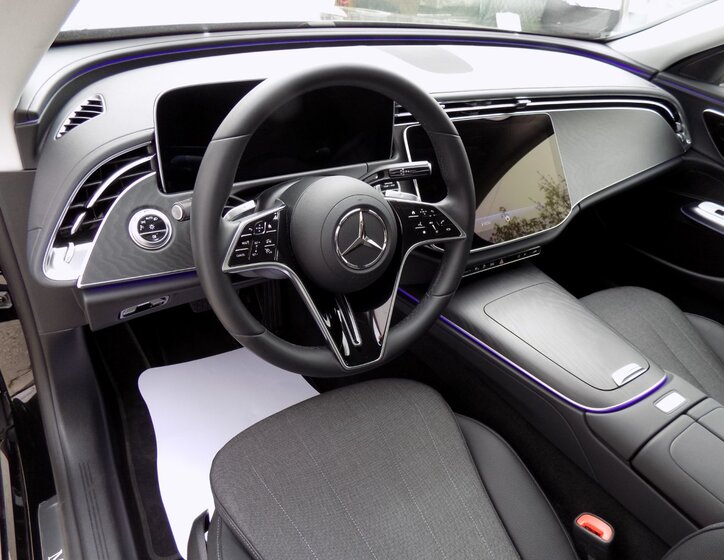 Mercedes-Benz Třídy E 12