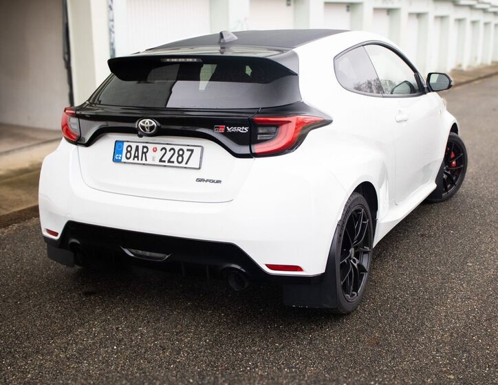 Toyota Yaris Hatchback 1,6 l 192 kw