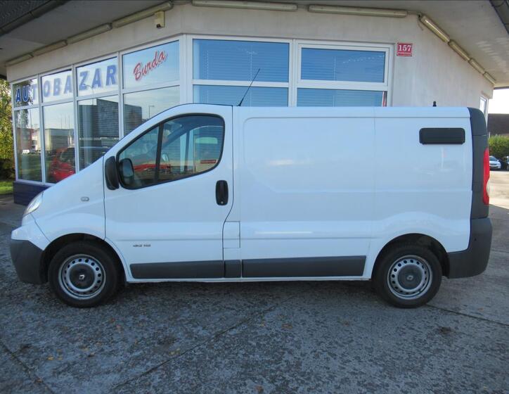 Renault Trafic 8