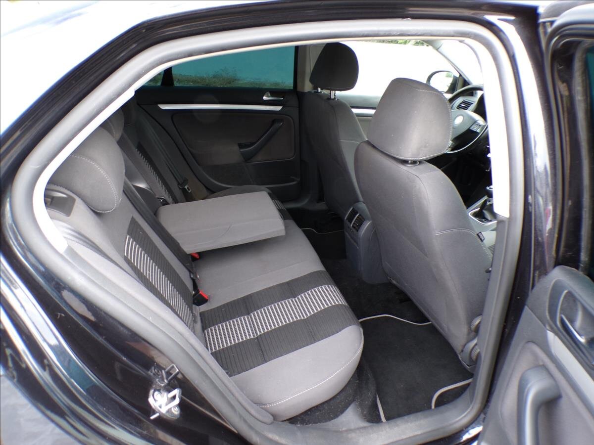 Volkswagen Jetta Sedan 1,4 l 90 kw