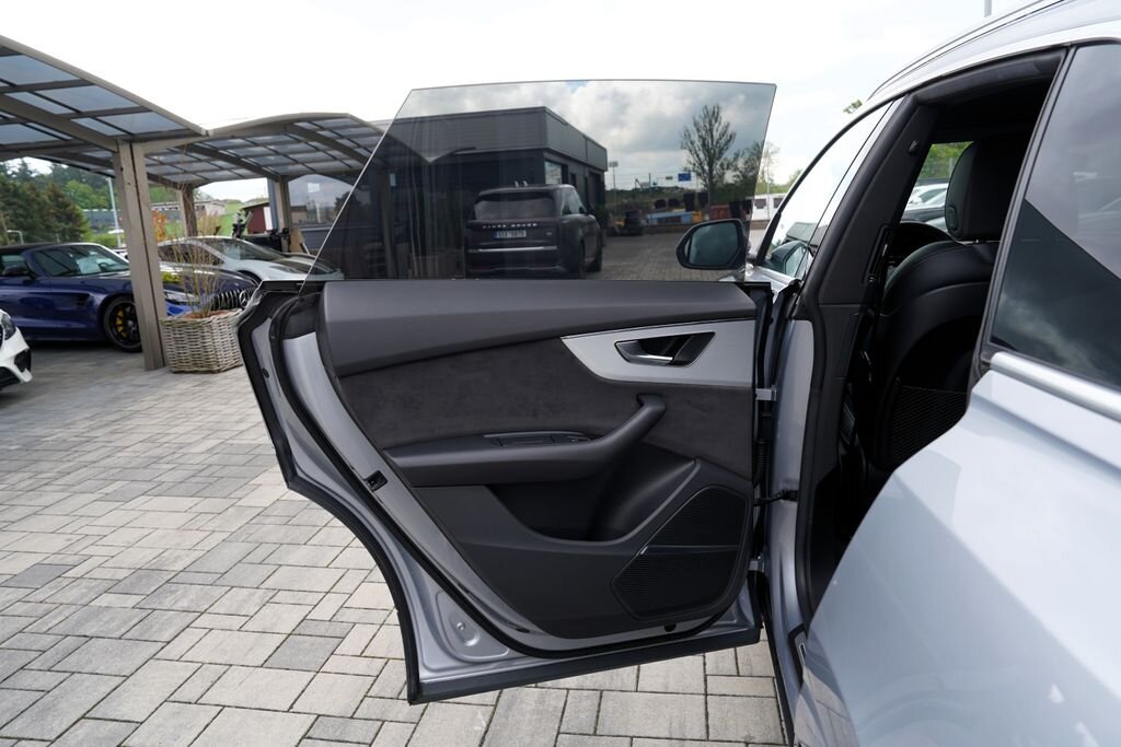 Audi Q8 SUV / Terénní 3,0 l 250 kw