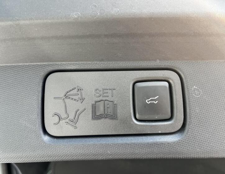 Ford Mustang Mach-E 10