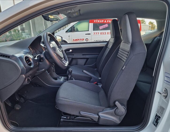 Volkswagen up! 18