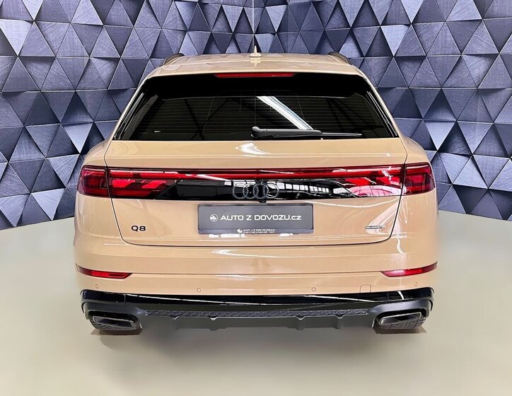 Audi Q8 SUV / Terénní 3,0 l 210 kw