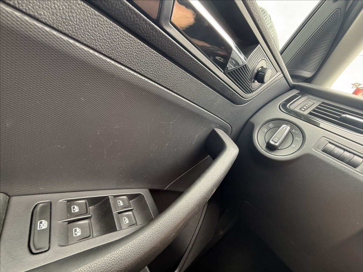 Škoda Rapid Hatchback 999,0 81 kw