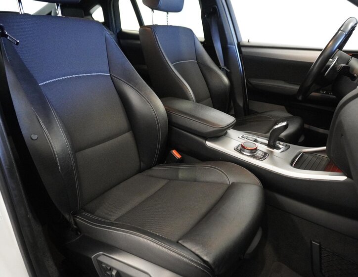 BMW X4 SUV / Terénní 3,0 l 230 kw