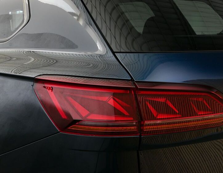 Volkswagen Touareg 11