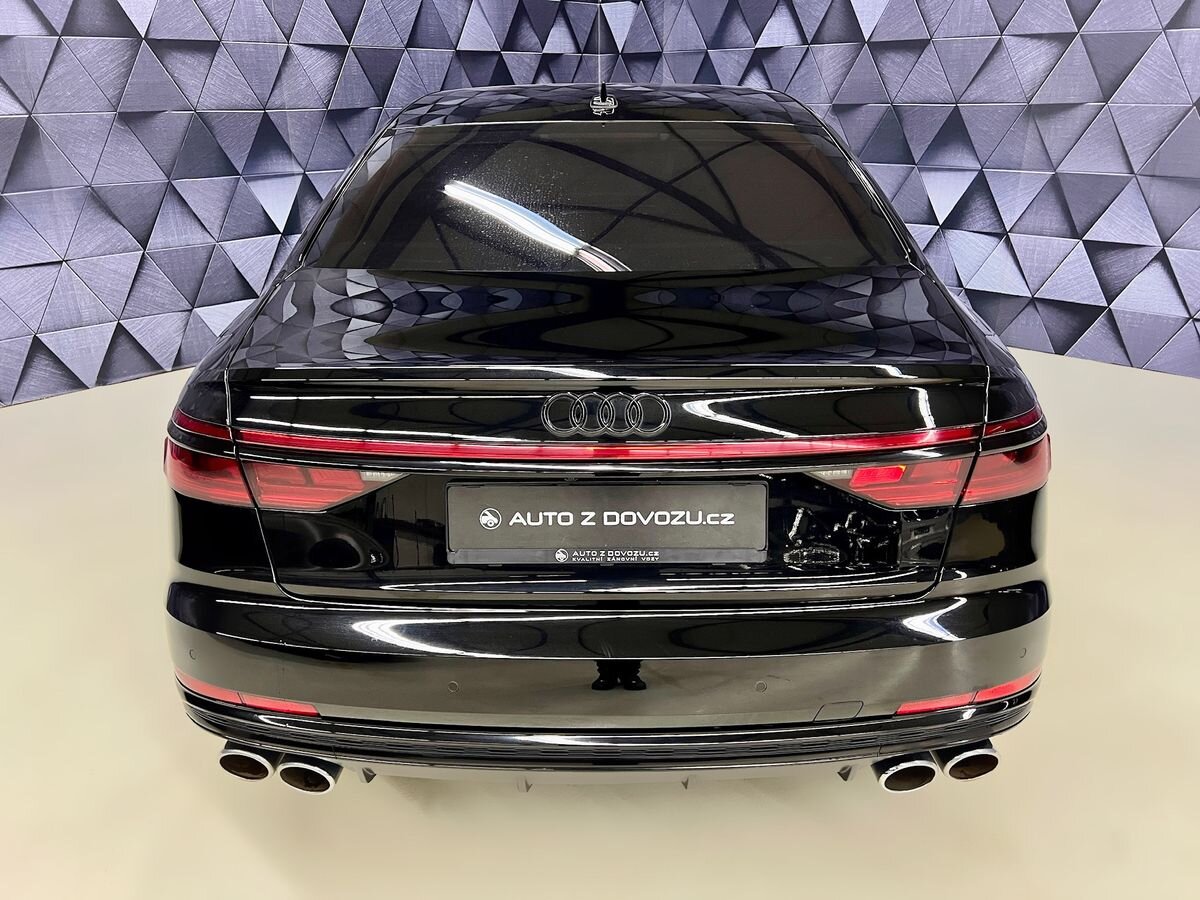 Audi S8