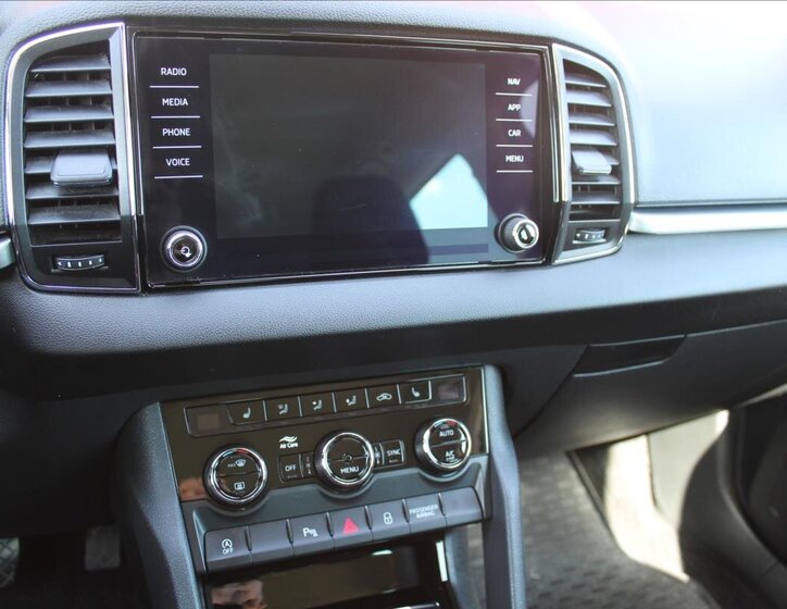 Škoda Karoq SUV / Terénní 1,5 l 110 kw