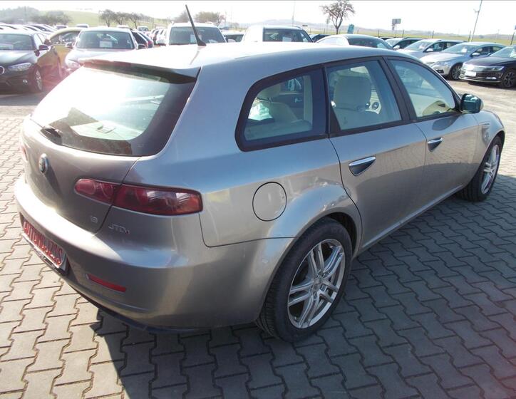 Alfa Romeo 159 10