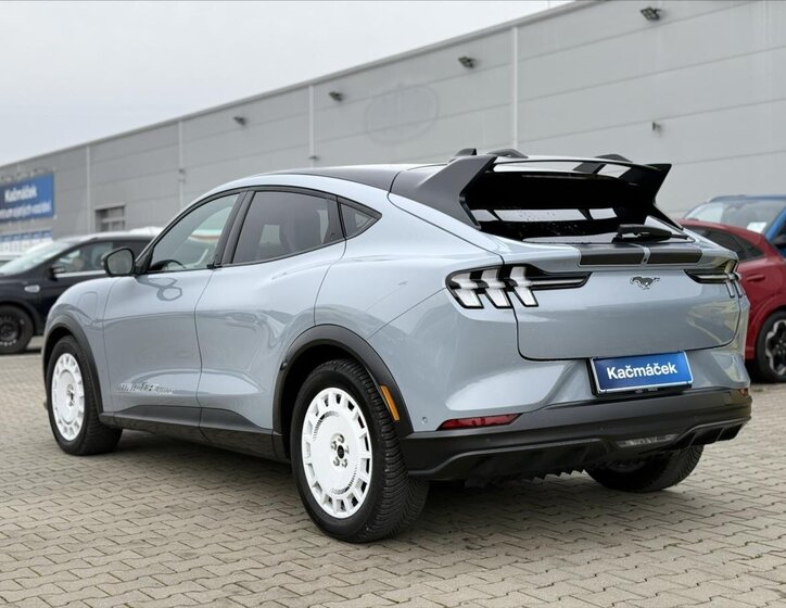 Ford Mustang Mach-E 3