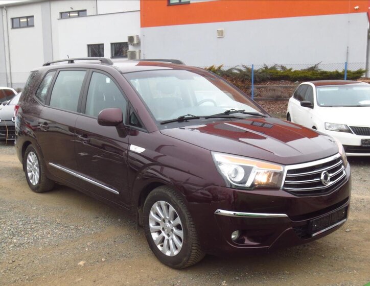 SsangYong Rodius VAN-Minibus 2,0 l 114 kw