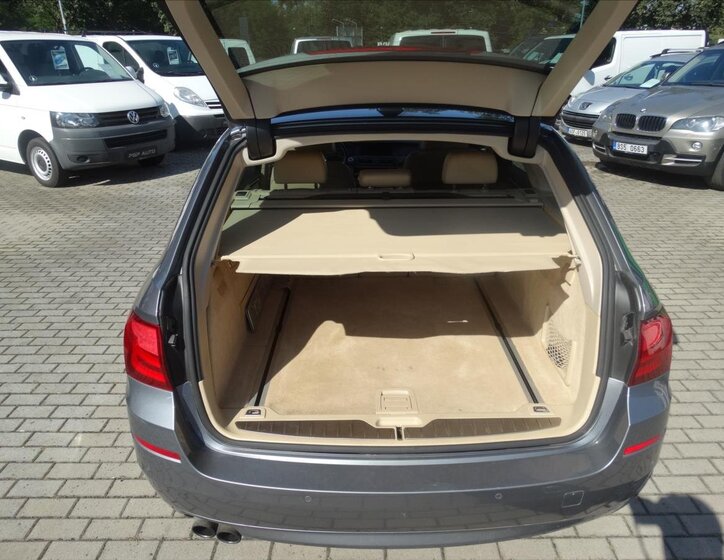 BMW Řada 5 Kombi 3,0 l 150 kw