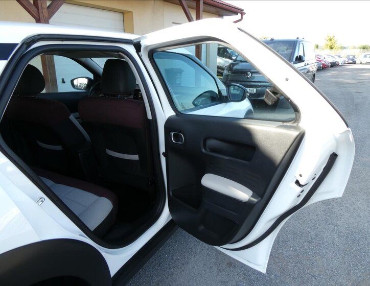 Citroën C4 Cactus Hatchback 1,5 l 75 kw