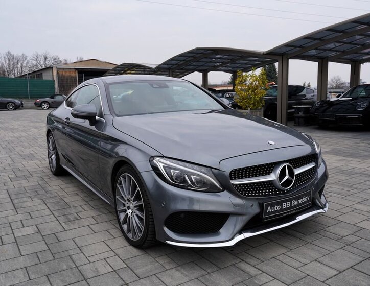 Mercedes-Benz Třídy C Kupé 2,1 l 150 kw