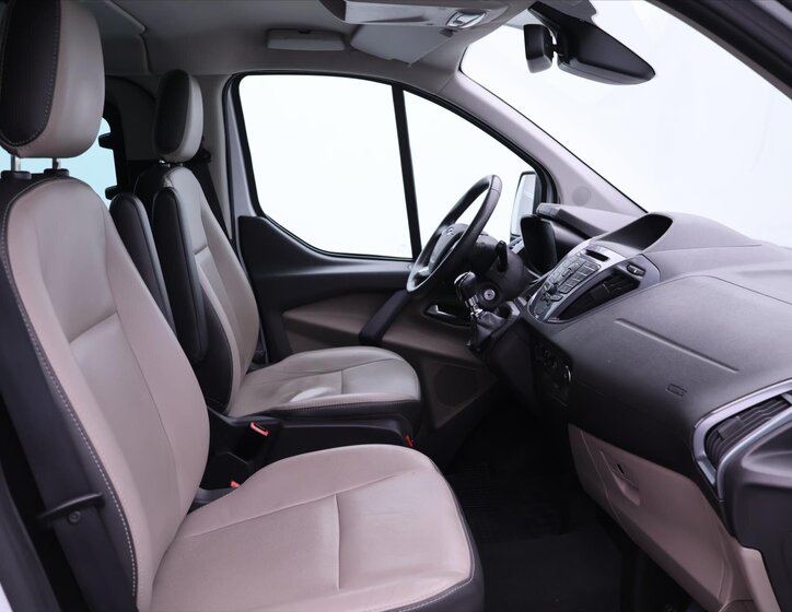 Ford Tourneo Custom Kombi 2,2 l 114 kw