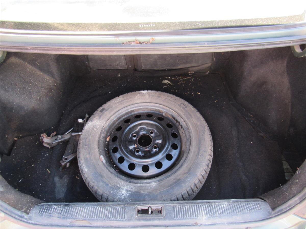 Hyundai Elantra Sedan 2,0 l 82 kw