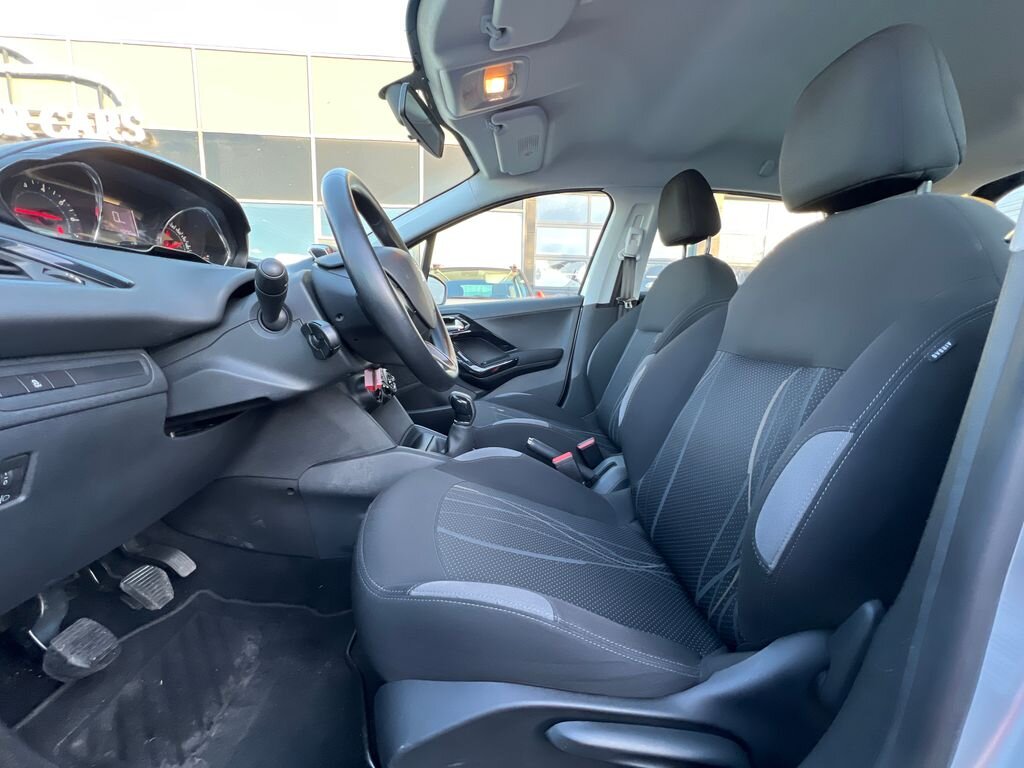 Peugeot 208 Hatchback 1,4 l 70 kw