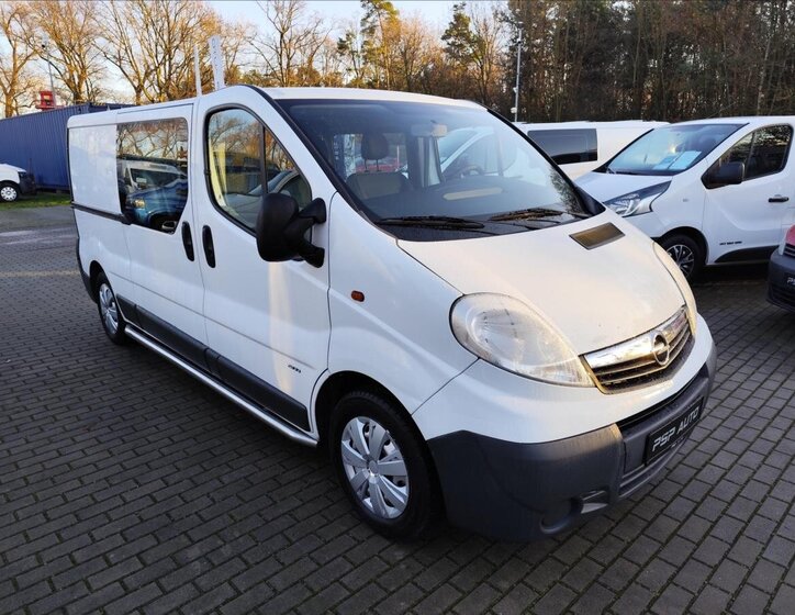 Opel Vivaro 9