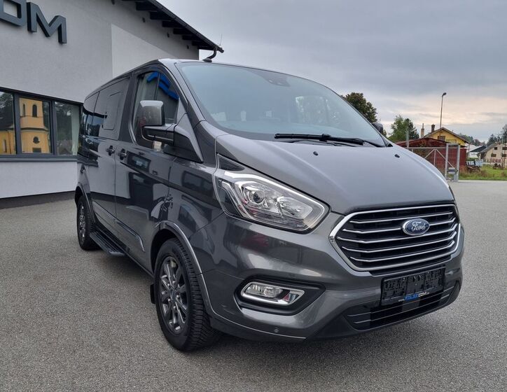 Ford Tourneo Custom 12