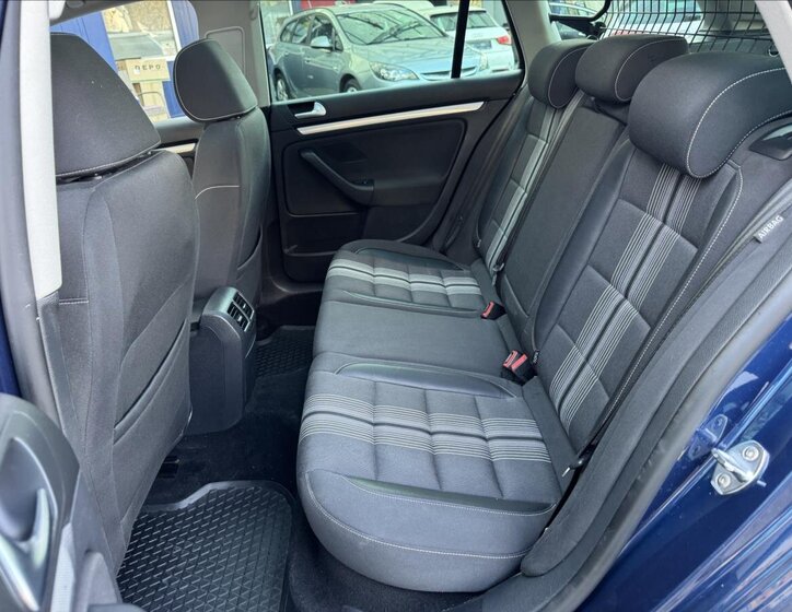 Volkswagen Golf Kombi 1,6 l 77 kw