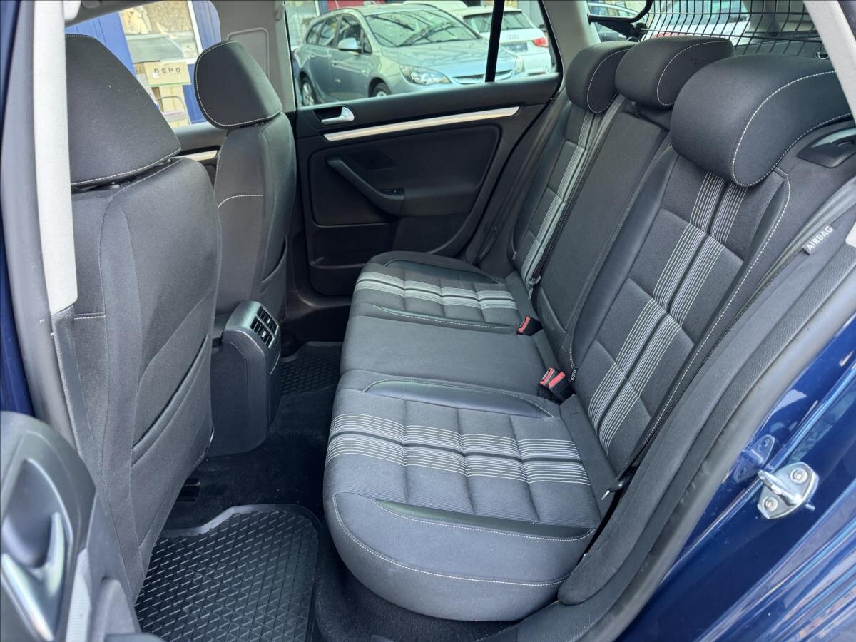 Volkswagen Golf Kombi 1,6 l 77 kw